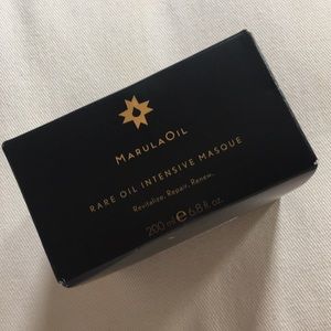 Unused Marula Oil masque